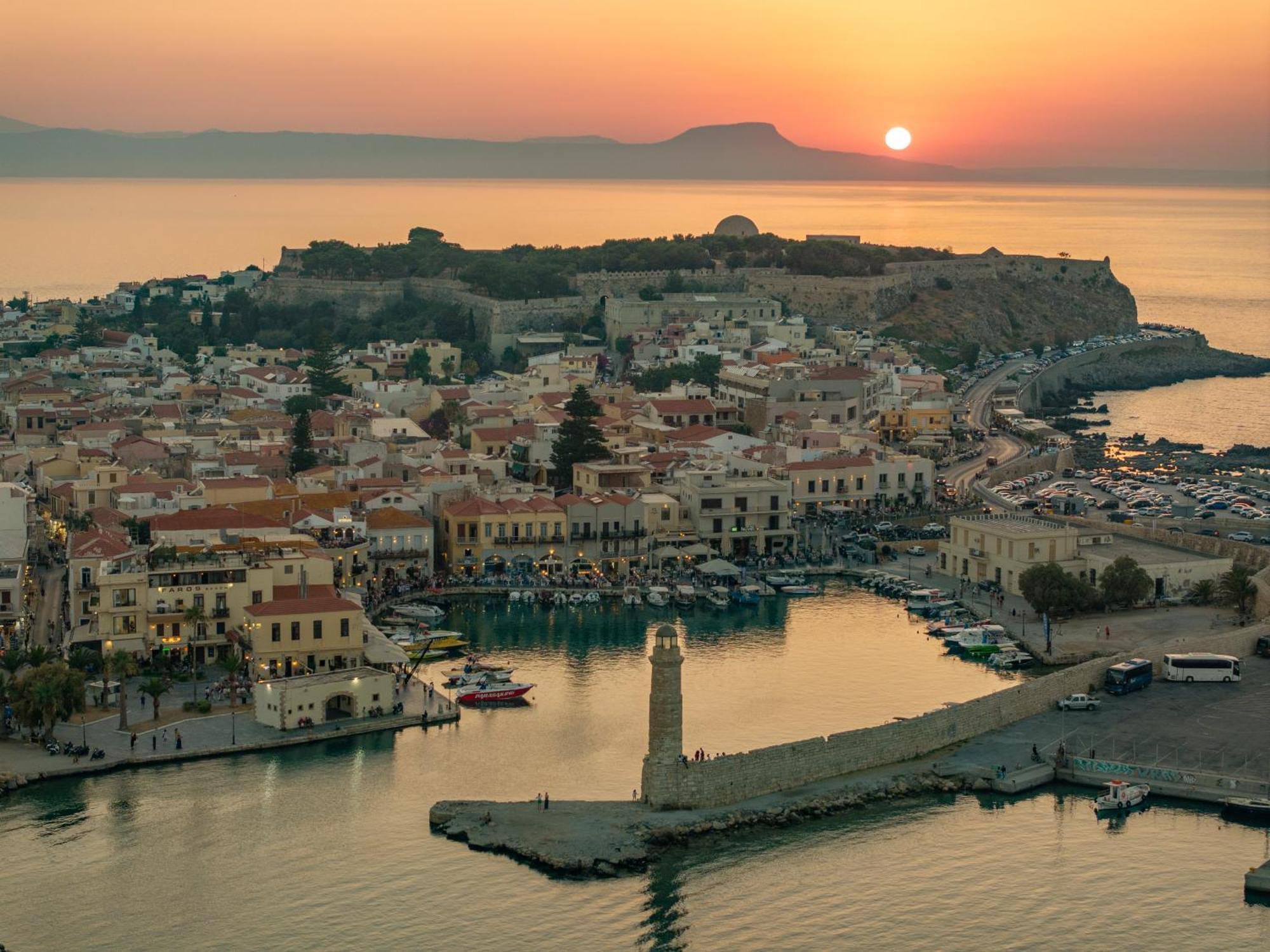 Rettimo Suites, Experience Luxury In The Heart Of Rethymno Luaran gambar